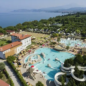 https://piani-di-clodia.hotelinveneto.com